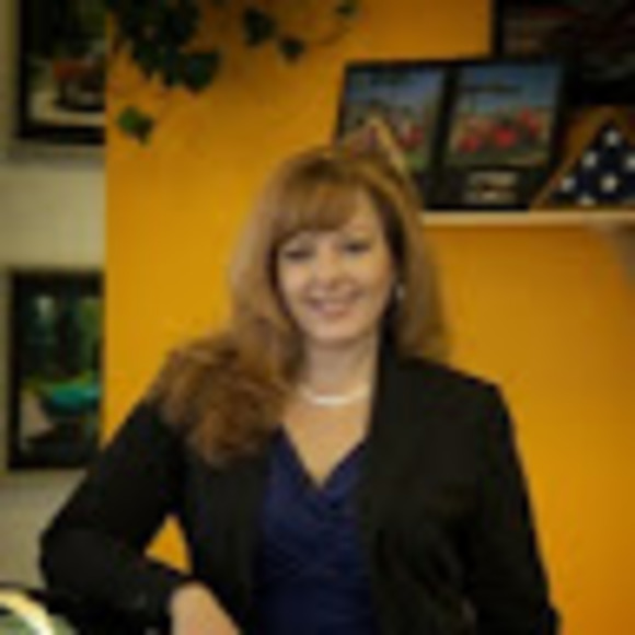 Meet your Posher, Michelle - Picture 1 of 1